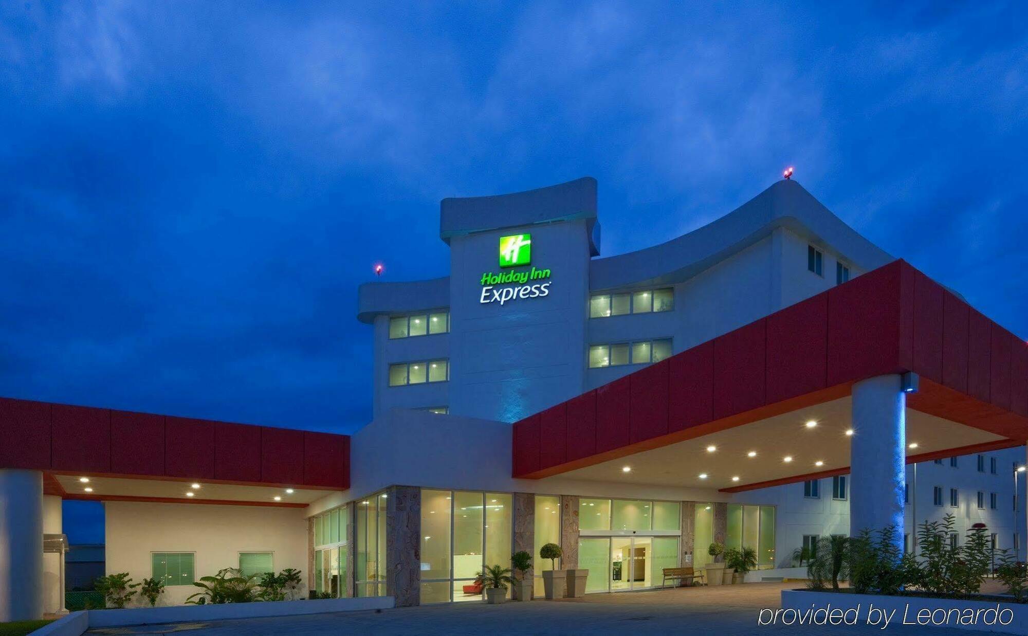 Holiday Inn Express Tapachula By Ihg Exterior foto